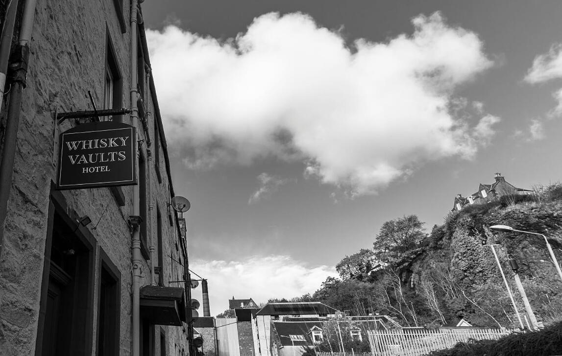 The Whisky Vaults Hotel Oban Ngoại thất bức ảnh