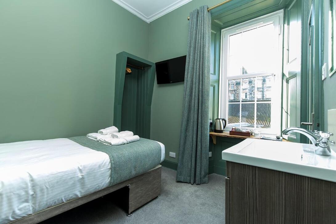The Whisky Vaults Hotel Oban Ngoại thất bức ảnh